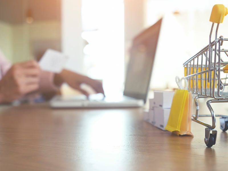 Você já pensou em ter seu próprio e-commerce? Você já pensou em ter seu próprio e-commerce?